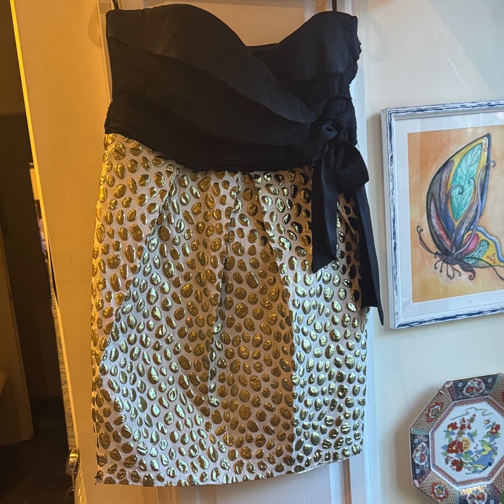 Elegant Black and Gold Mini Dress